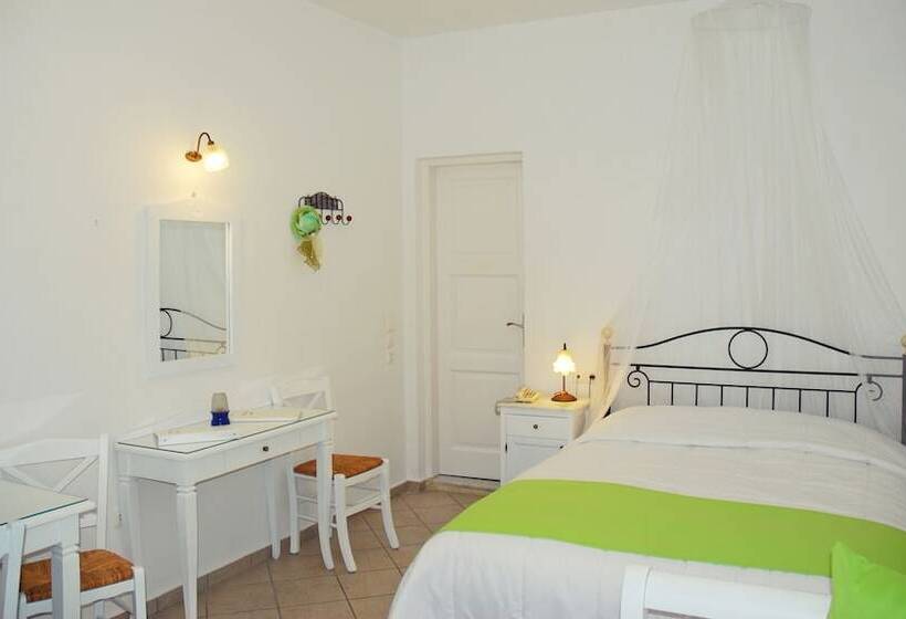 Номер Стандарт, Reverie Santorini