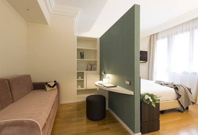 سوییت جونیور, Elizabeth Lifestyle