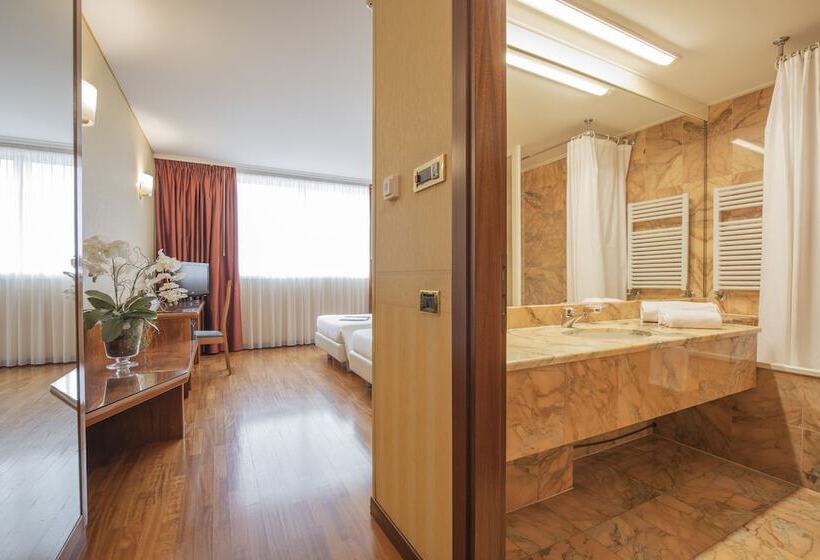 스탠다드 룸, Montresor Hotel Tower
