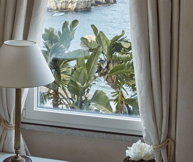 Номер Superior Вид на Море, Villa Sant Andrea, A Belmond Hotel, Taormina Mare