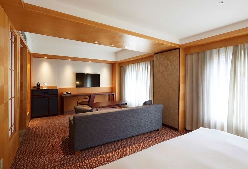 Номер Клуб, Grand Hyatt Fukuoka
