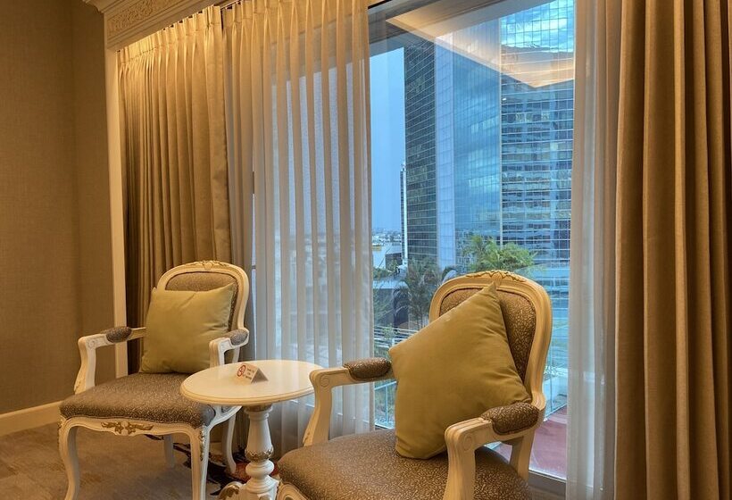 Номер Deluxe, Puteri Wing  Riverside Majestic