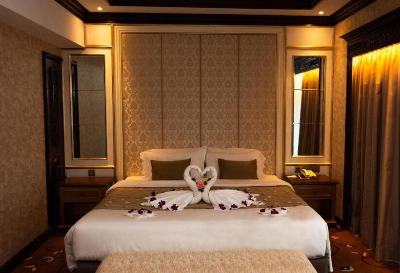 Люкс, Puteri Wing  Riverside Majestic