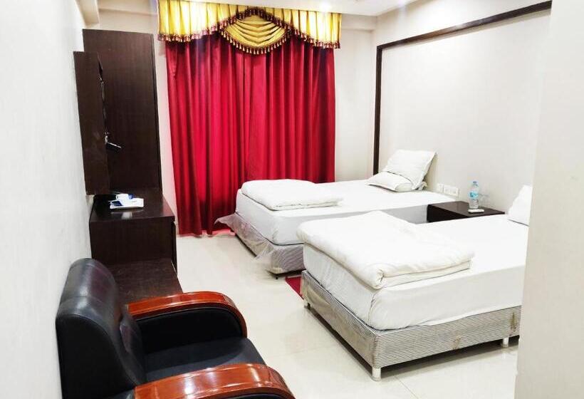 اتاق لوکس با چشم‌انداز شهر, Bodhgaya Seven Inn Hotel N Restaurant