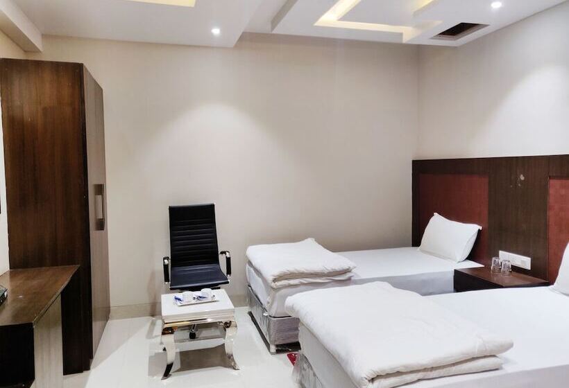 デラックスルーム, Bodhgaya Seven Inn Hotel N Restaurant