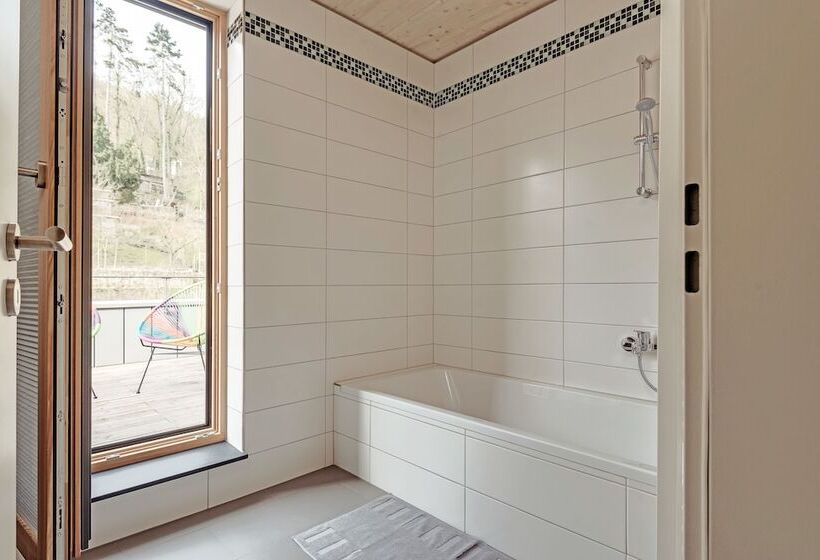 , Vistay Apartments