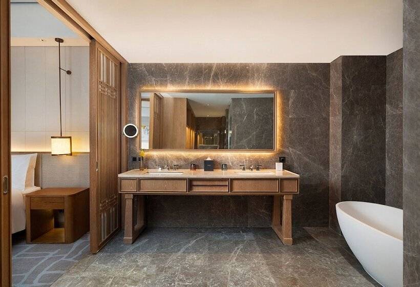 Люкс, Le Méridien Emei Mountain Resort