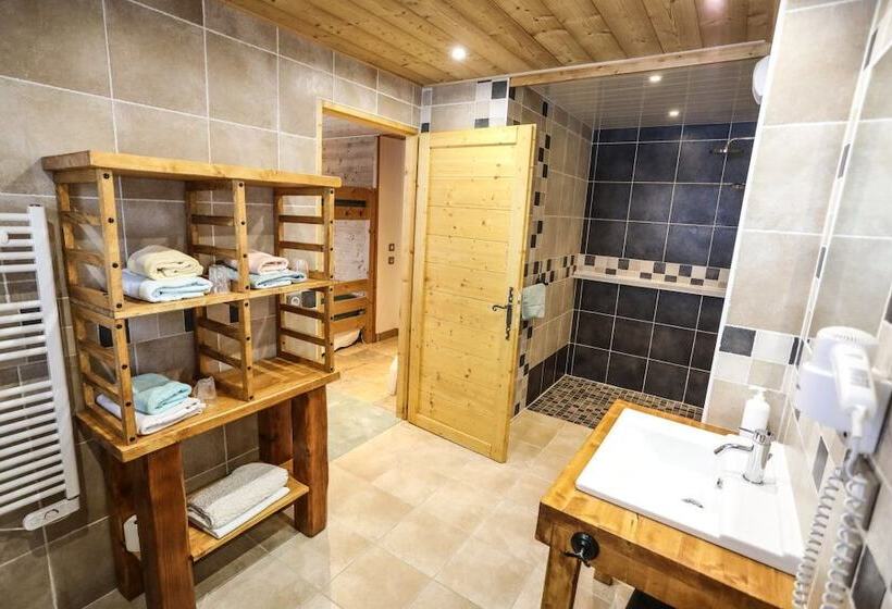 اتاق خانوادگی, Chalet Monte Bianco