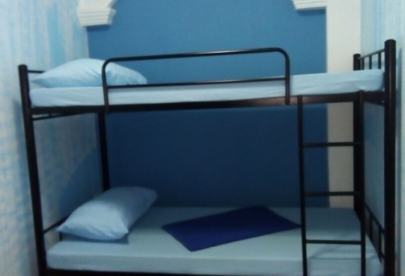 اتاق استاندارد با سرویس بهداشتی مشترک, Sea Breeze Hostel