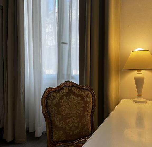 اتاق سوپریور سه تخته, Genova Liberty