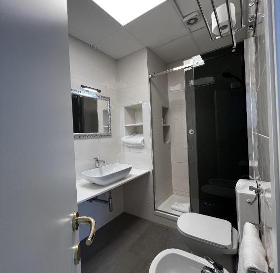 اتاق سوپریور, Genova Liberty