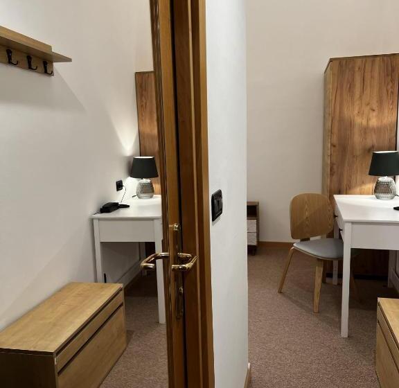 اتاق عادی, Genova Liberty