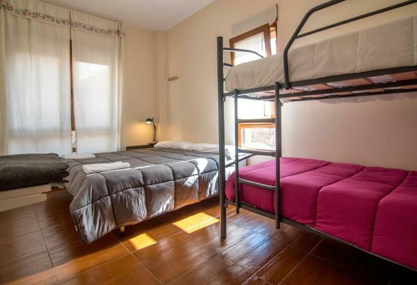 标准四人间共用浴室, Albergue De Prioro
