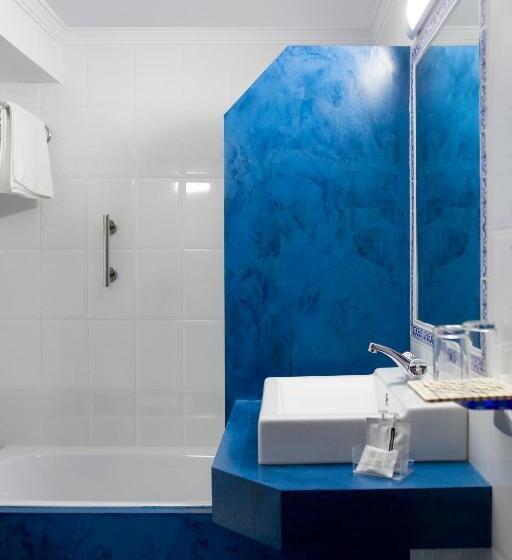 带阳台的高级房间, Hostal Alhambra  Adults Only