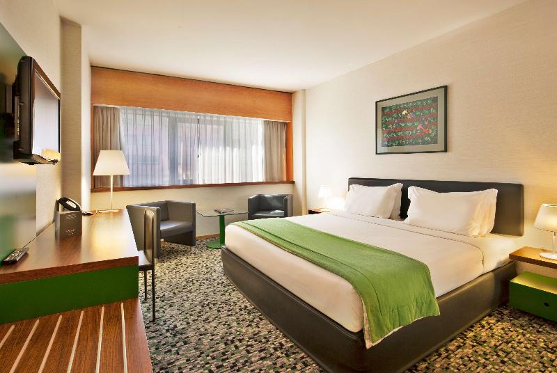اتاق سوپریور با چشم‌انداز رودخانه, Ramada By Wyndham Lisbon