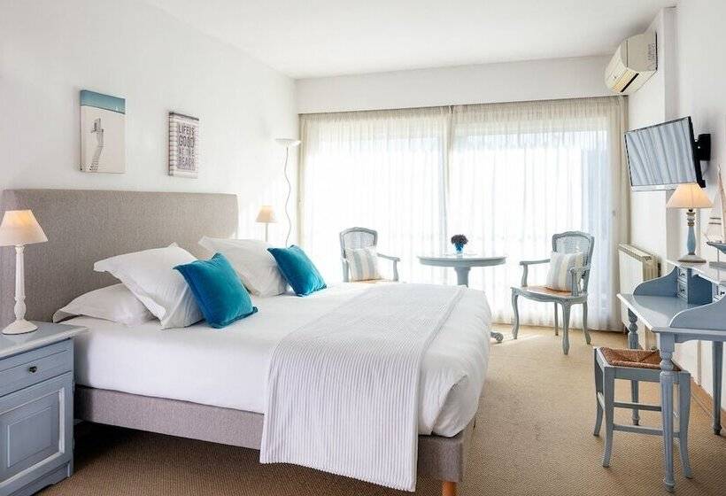Номер Стандарт, Hôtel Le Castellan