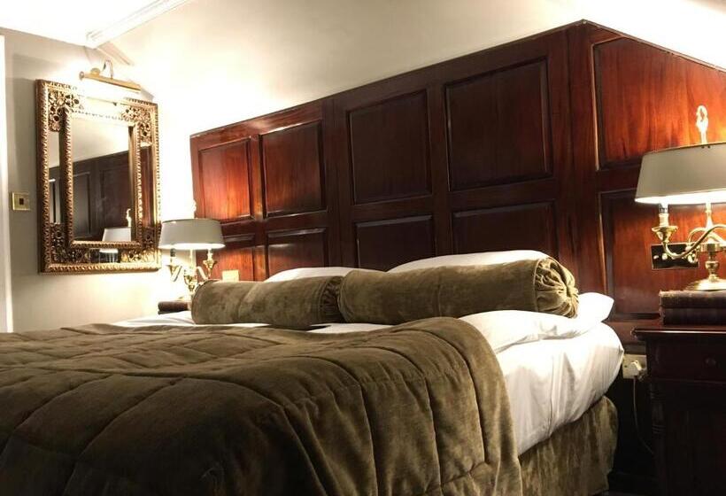 Premium Family Room, 23 Mayfield