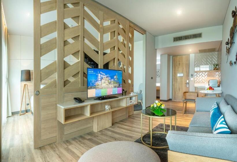 테라스 주니어 스위트, Aisana Hotel Korat