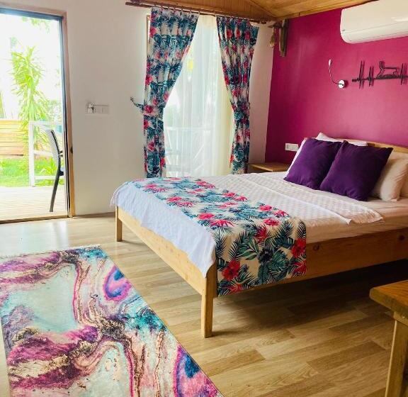 Номер Deluxe Вид на Море с Балконом, Kara Kedi Beach Bungalow