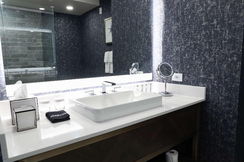 Стандартный Номер Кровать Кинг, Carte Hotel San Diego Downtown, Curio Collection By Hilton