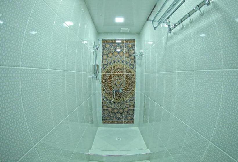 套房, Manija Hostel