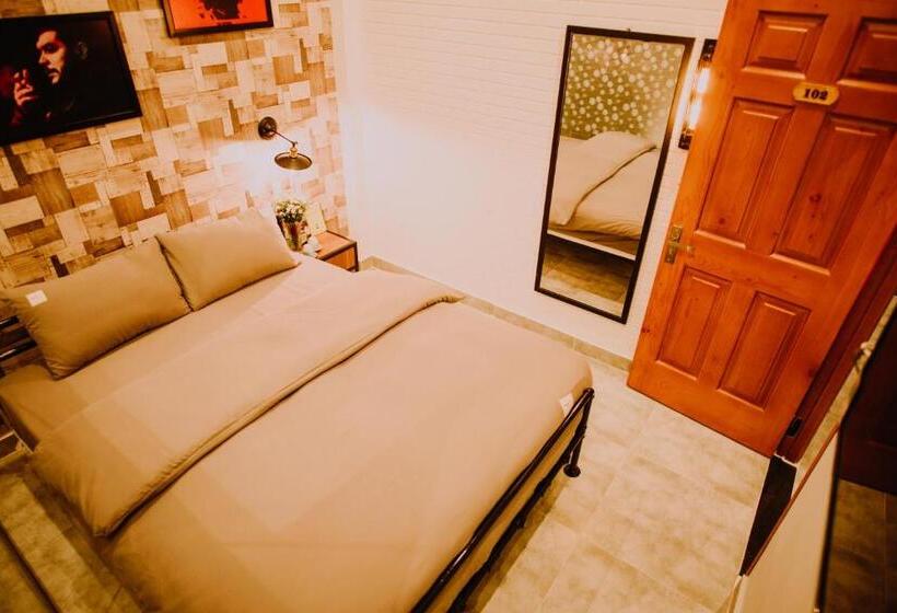 اتاق استاندارد با تخت بزرگ, Dalat Che House