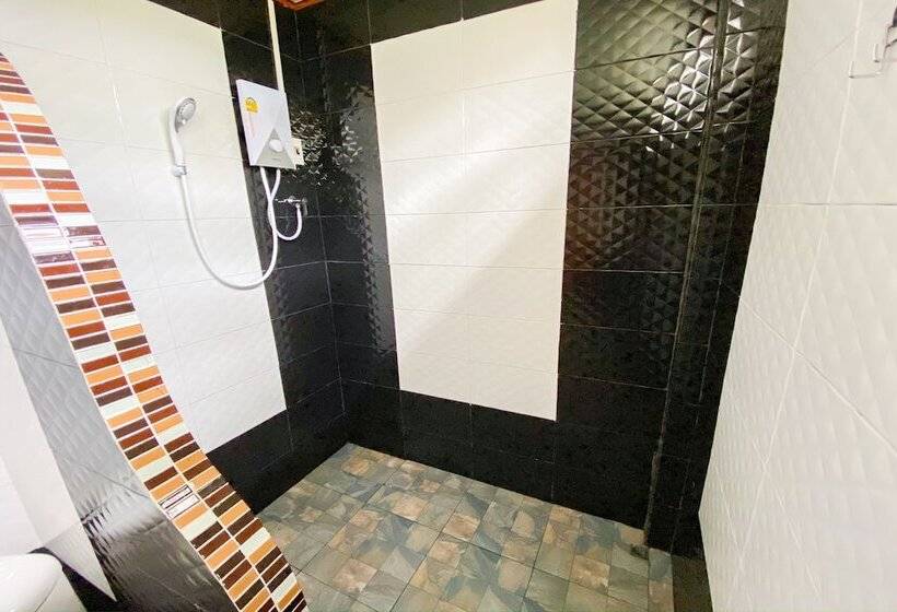 اتاق لوکس سه تخته, Koh Kood Far East Resort