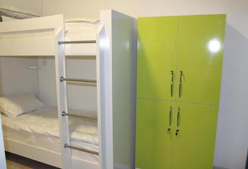 تختخواب در اتاق مشترک, Park Hostel Osh