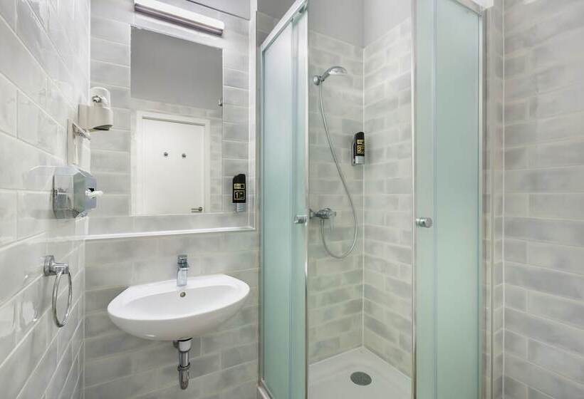 Семейный Номер, a&o Budapest City