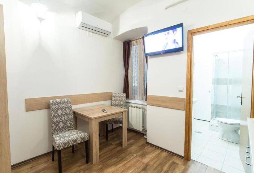 استودیوی استاندارد, Guesthouse Bed 4 You