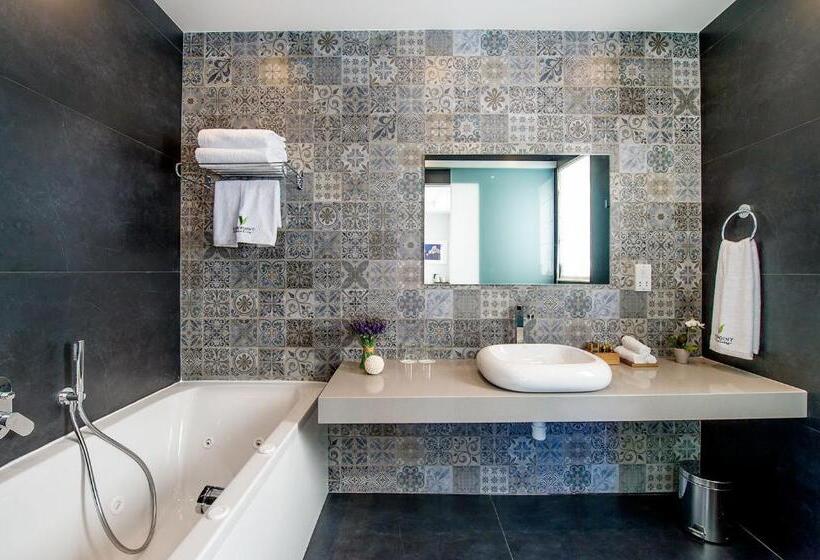 اتاق لوکس با تراس, Viewpoint Boutique Living