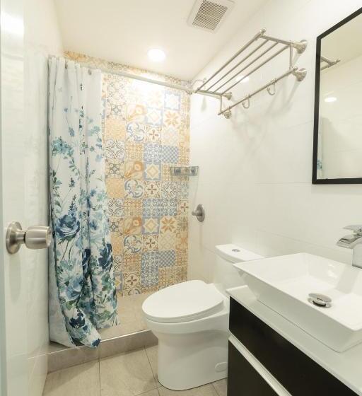 سوییت جونیور, Andalucia Guest House