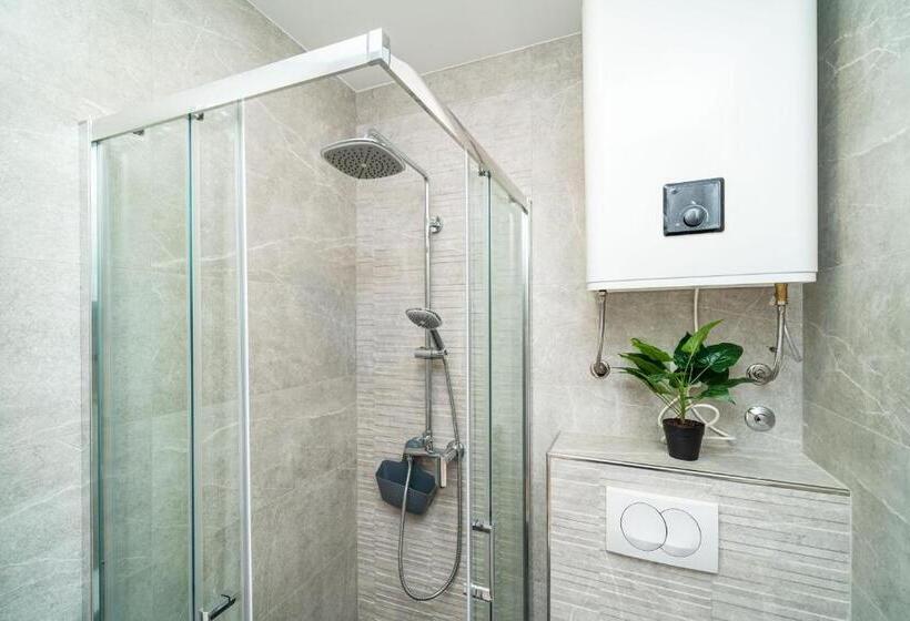 استودیو استاندارد با چشم‌انداز, Apartment & Rooms Papa