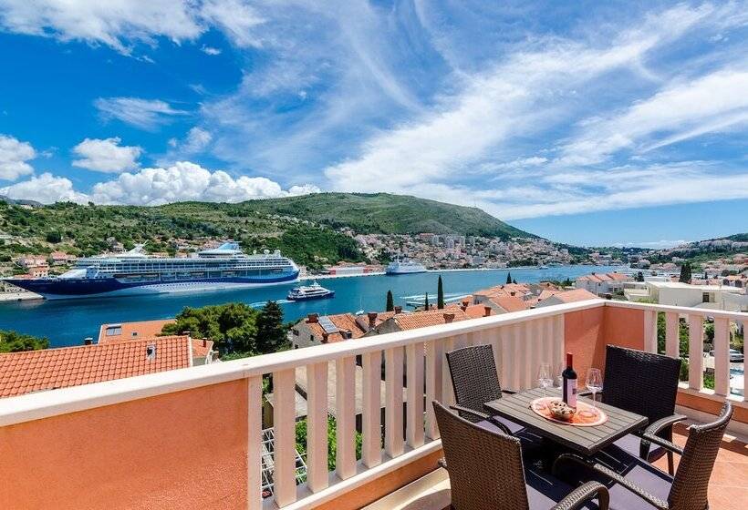 Superior Studio Sea View, Guest House Avdic