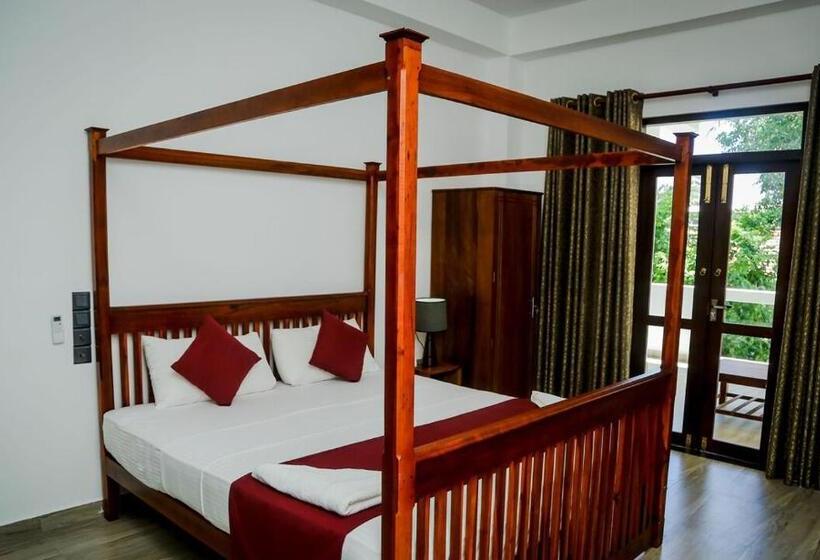 Номер Deluxe с Балконом, Surf Ocean Villa