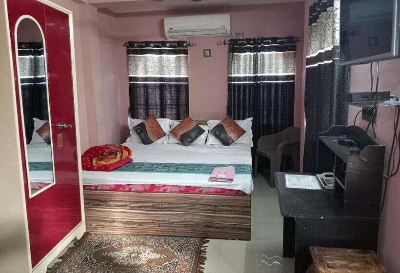 Трехместный Номер Deluxe, Royale