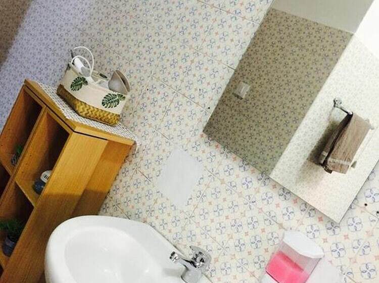带共用浴室的标准房间, Bb Stay Station