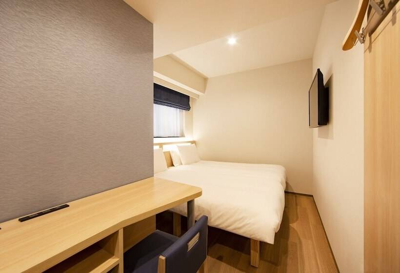 Quarto Estandar, Karaksa Hotel Tokyo Station