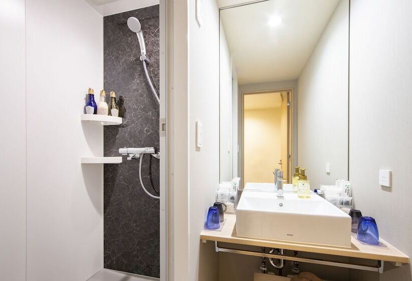 Quarto Estandar, Karaksa Hotel Tokyo Station