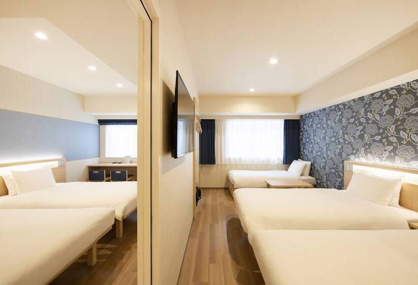 Quarto Estandar Comunicado, Karaksa Hotel Tokyo Station