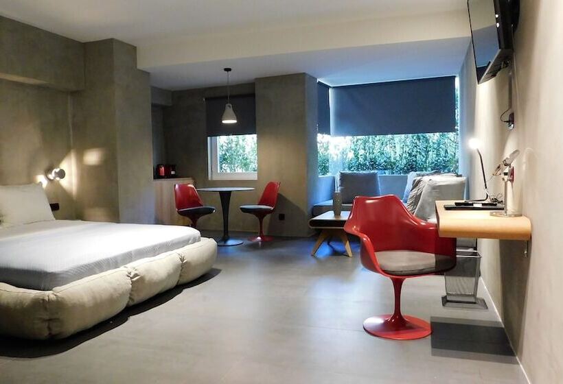 Superior suite with garden view, 101 Adrianou Apartments