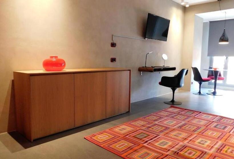 Superior suite with view, 101 Adrianou Apartments