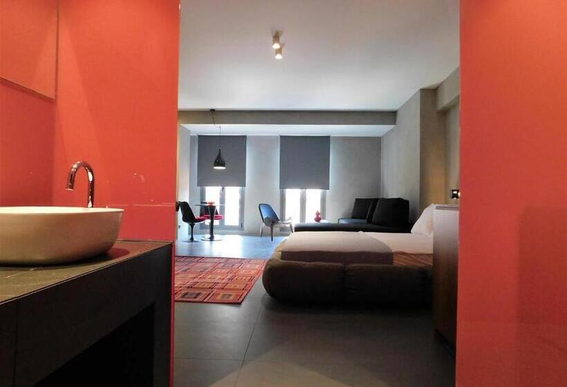 Superior suite with view, 101 Adrianou Apartments