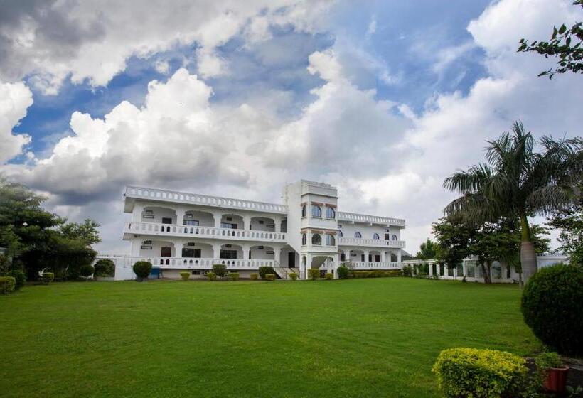 带大床的豪华间, Narayan Niwas Resort