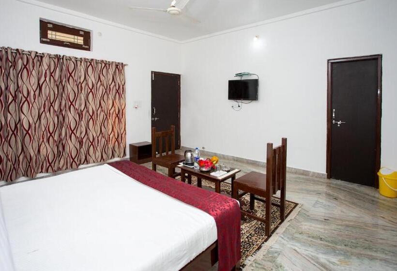 带大床的豪华间, Narayan Niwas Resort