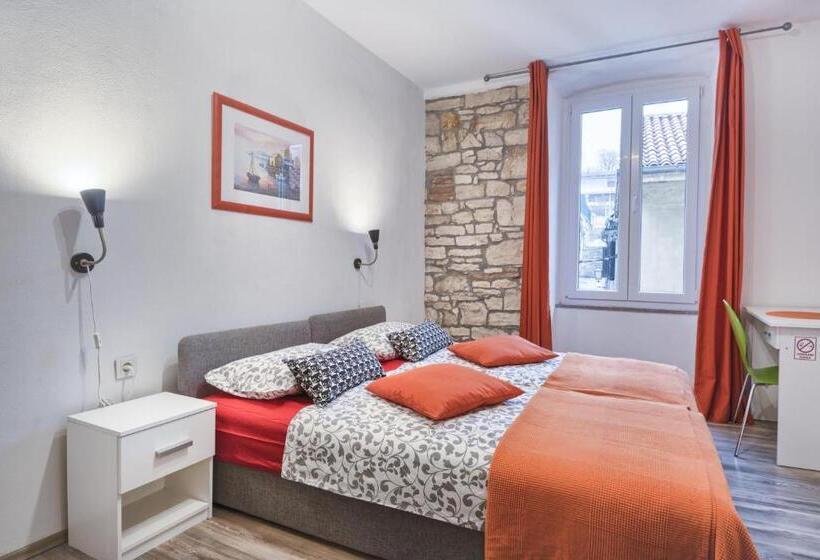 Номер Стандарт Вид на Город, Top Center Rooms & Studio