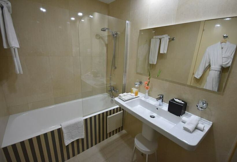 اتاق لوکس با چشم‌انداز باغ, Verdi Tunis Beach Resort