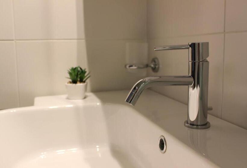 اتاق استاندارد سه نفره, Casina Raho B&b