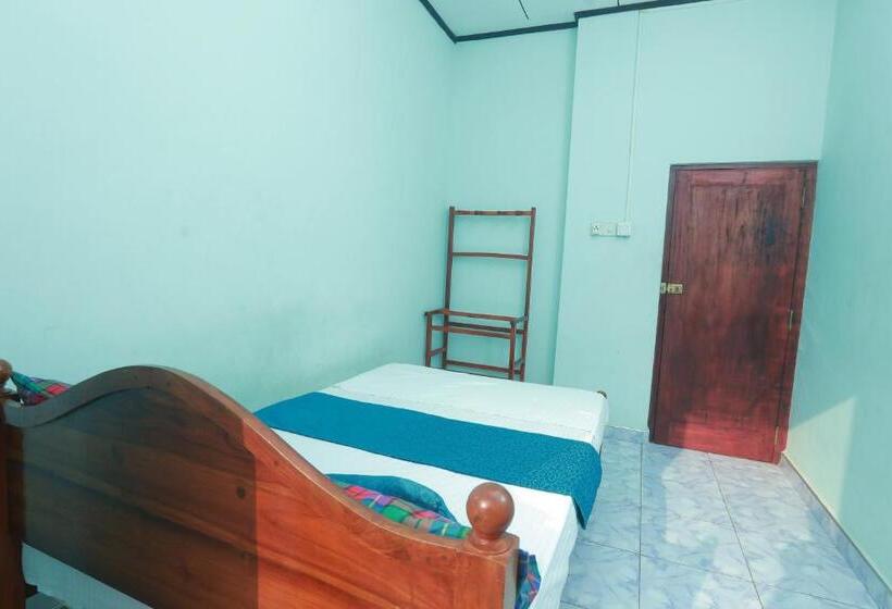 Номер Стандарт с Террасой, Galle Paradise Inn