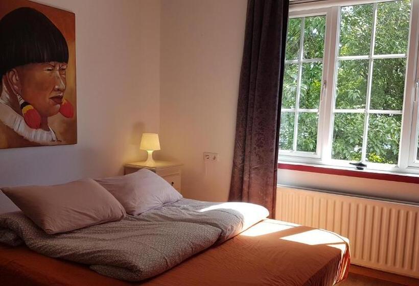 اتاق استاندارد با سرویس بهداشتی مشترک, Selfoss Hostel